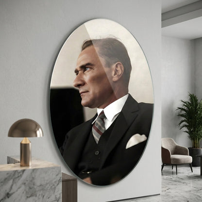 Mustafa Kemal Atatürk Kararlı Bakış Portresi Oval Dikey Cam Tablo