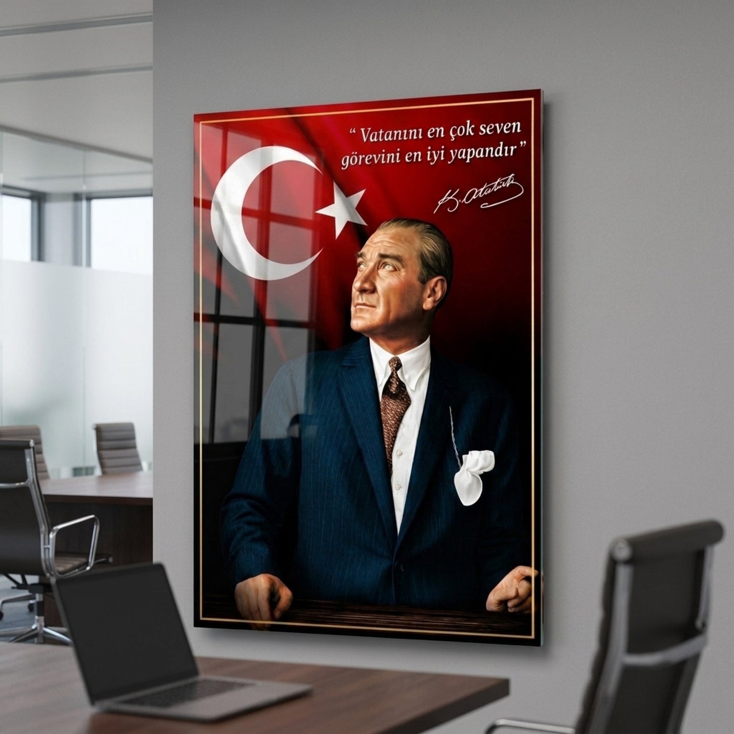 Atatürk Türk Bayrağı Sözlü Sanatsal Portre Dikey Cam Tablo