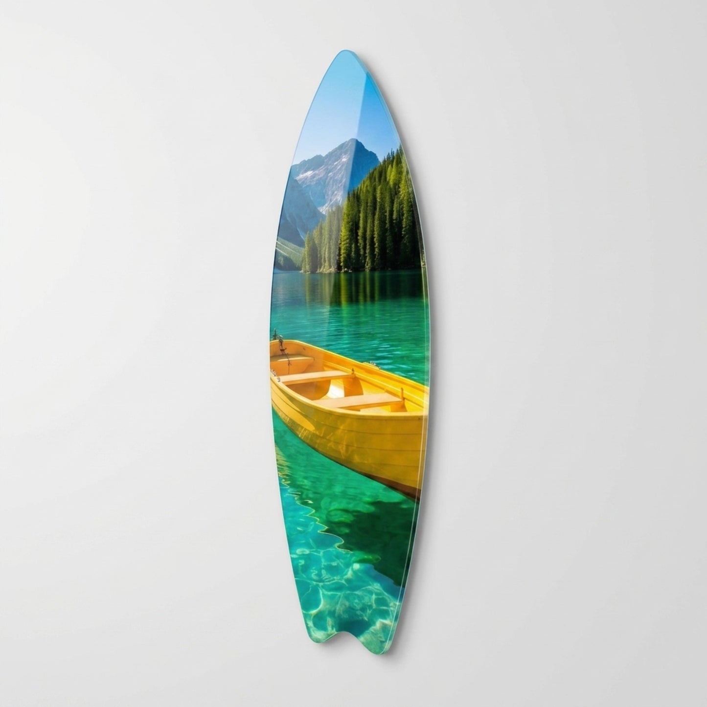 Turkuaz Göl Dağ Manzaralı Sarı Kayık Surf Board Cam Tablo