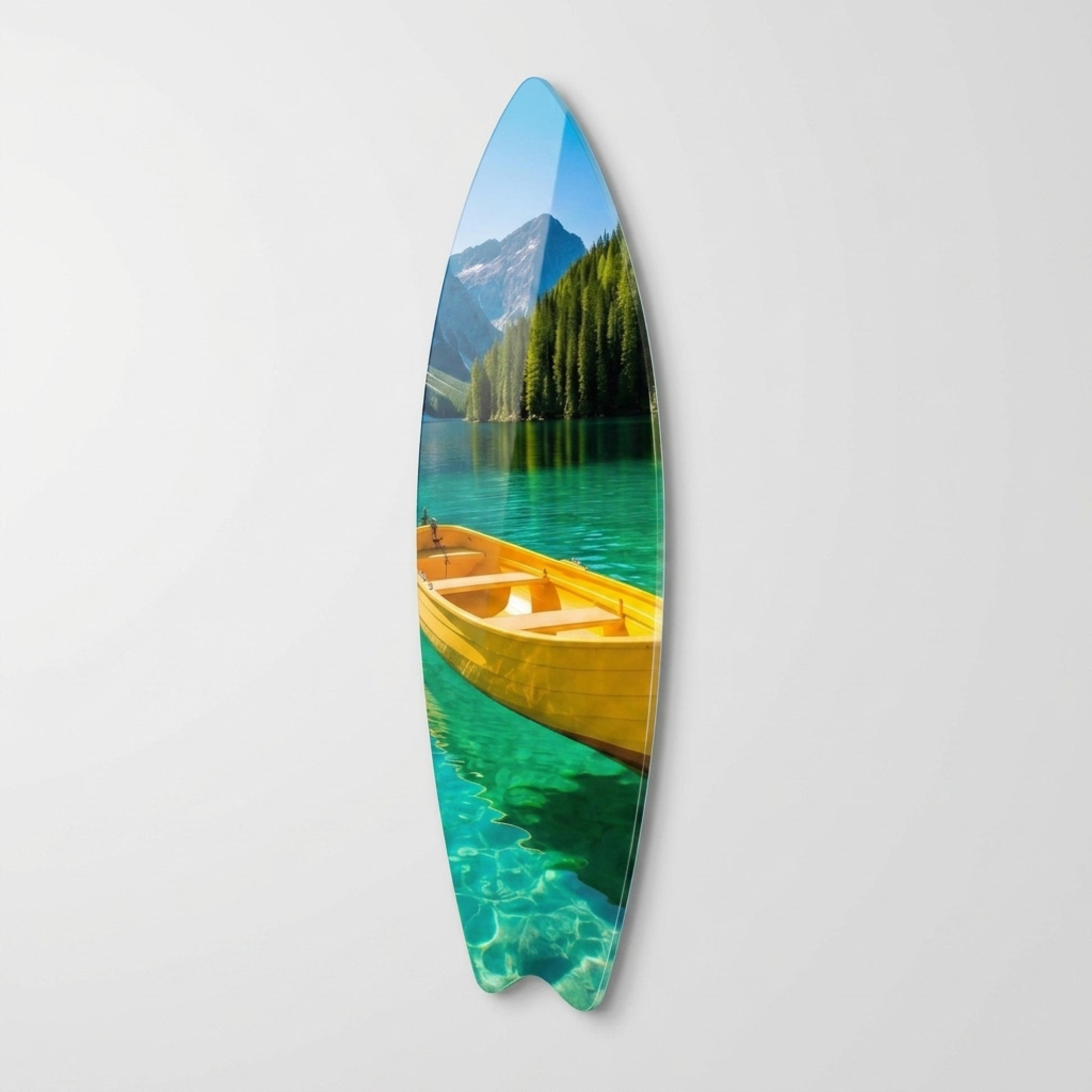 Turkuaz Göl Dağ Manzaralı Sarı Kayık Surf Board Cam Tablo