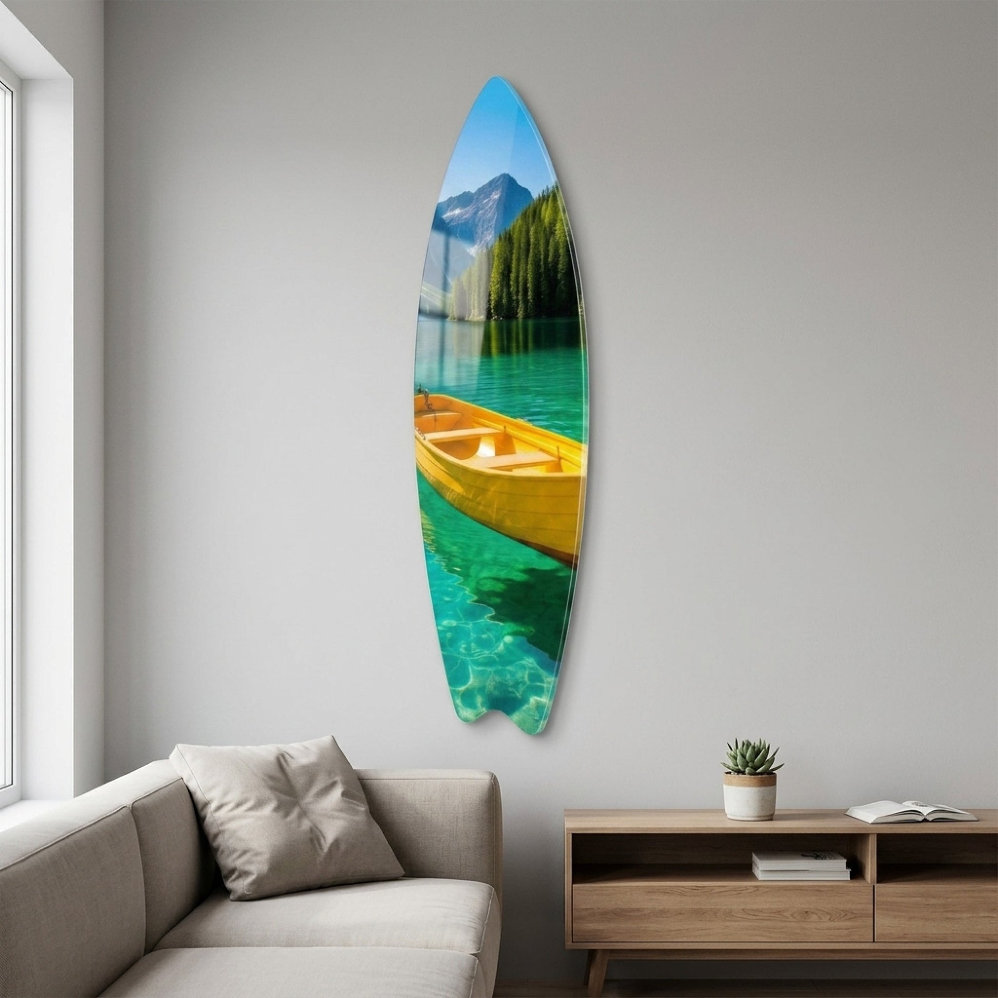 Turkuaz Göl Dağ Manzaralı Sarı Kayık Surf Board Cam Tablo
