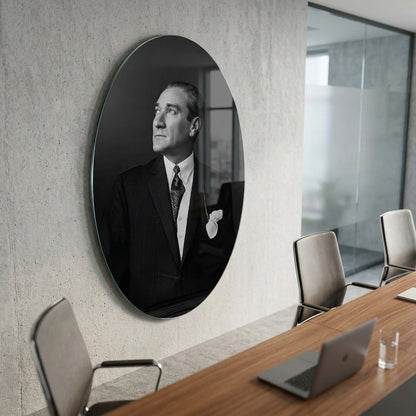 Klasik Siyah Beyaz Atatürk Portresi Oval Dikey Cam Tablo