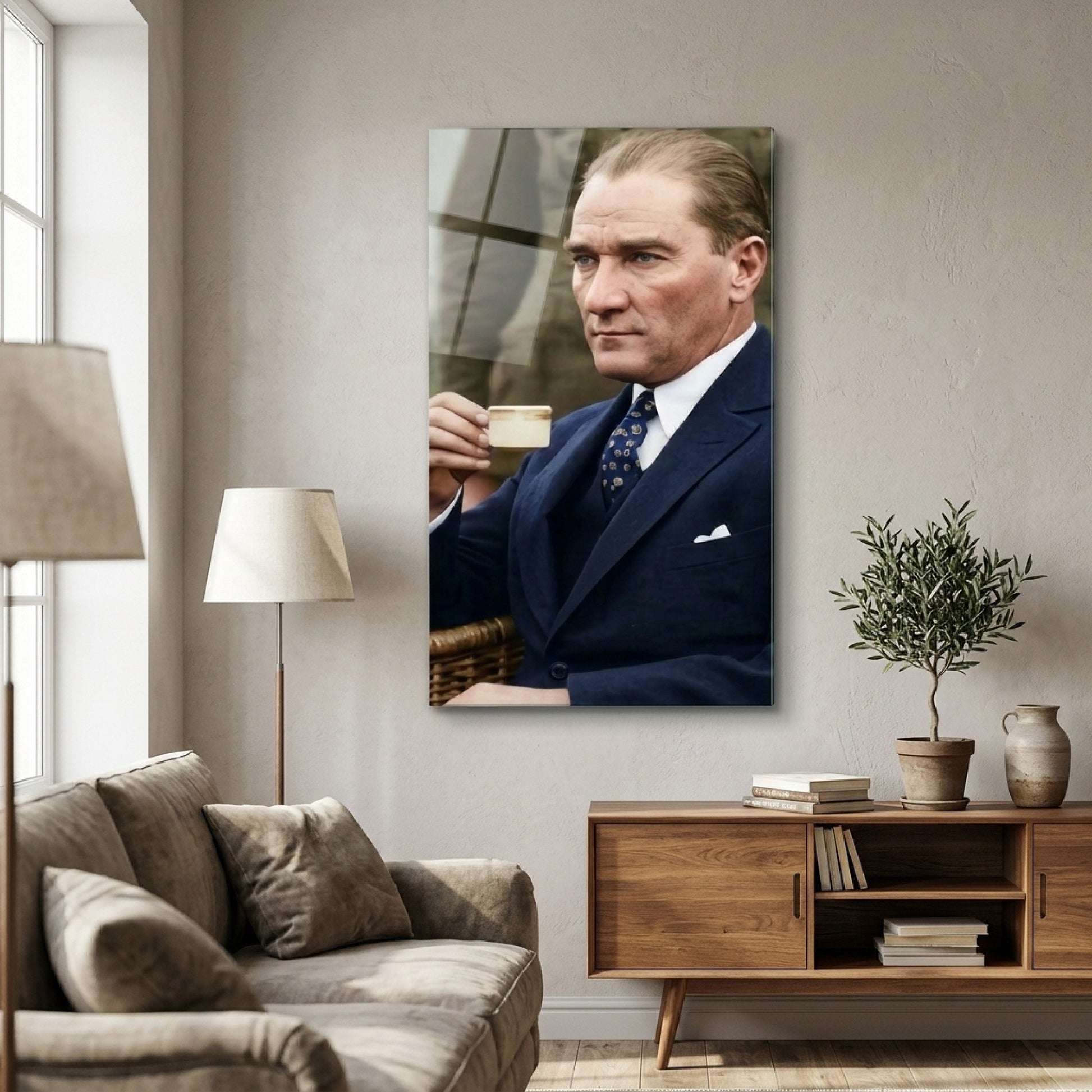 Mustafa Kemal Atatürk Kahve İçen Portresi Dikey Cam Tablo