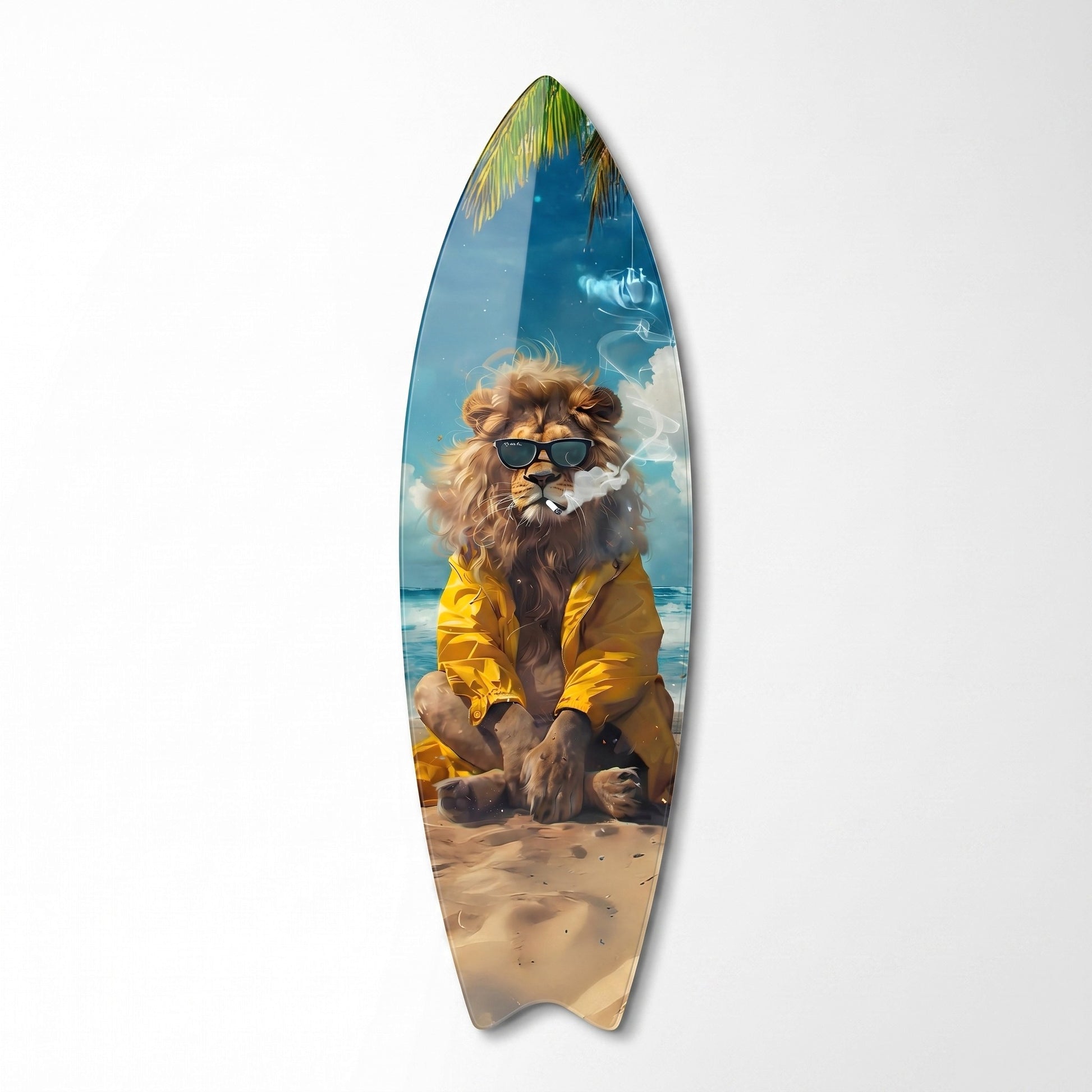 Tropikal Kumsalda Gözlüklü ve Yağmurluklu Tarz Aslan Surf Board Cam Tablo