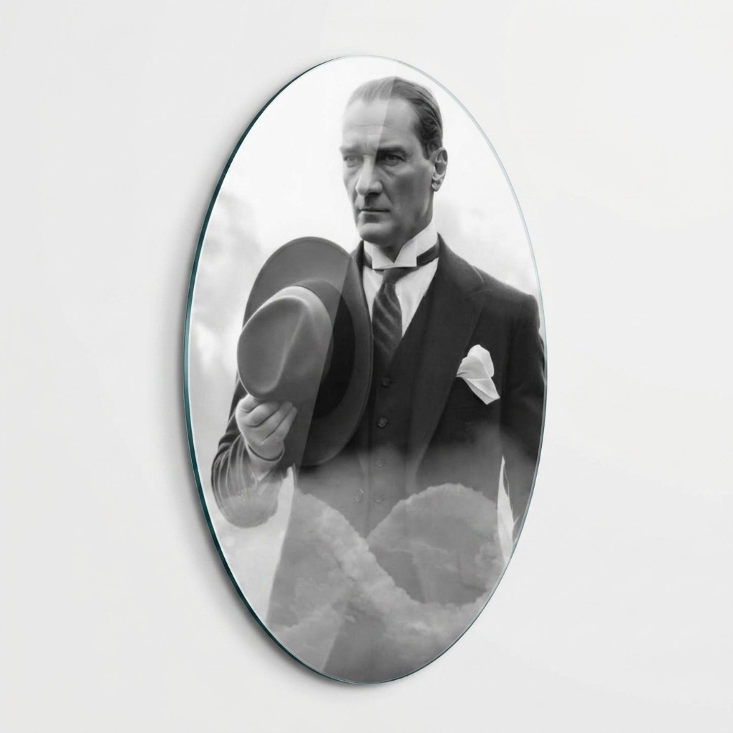 Mustafa Kemal Atatürk Şapkalı Siyah Beyaz Portre Oval Dikey Cam Tablo
