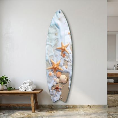 Kumsalda Deniz Yıldızları ve Kabuklar Surf Board Cam Tablo