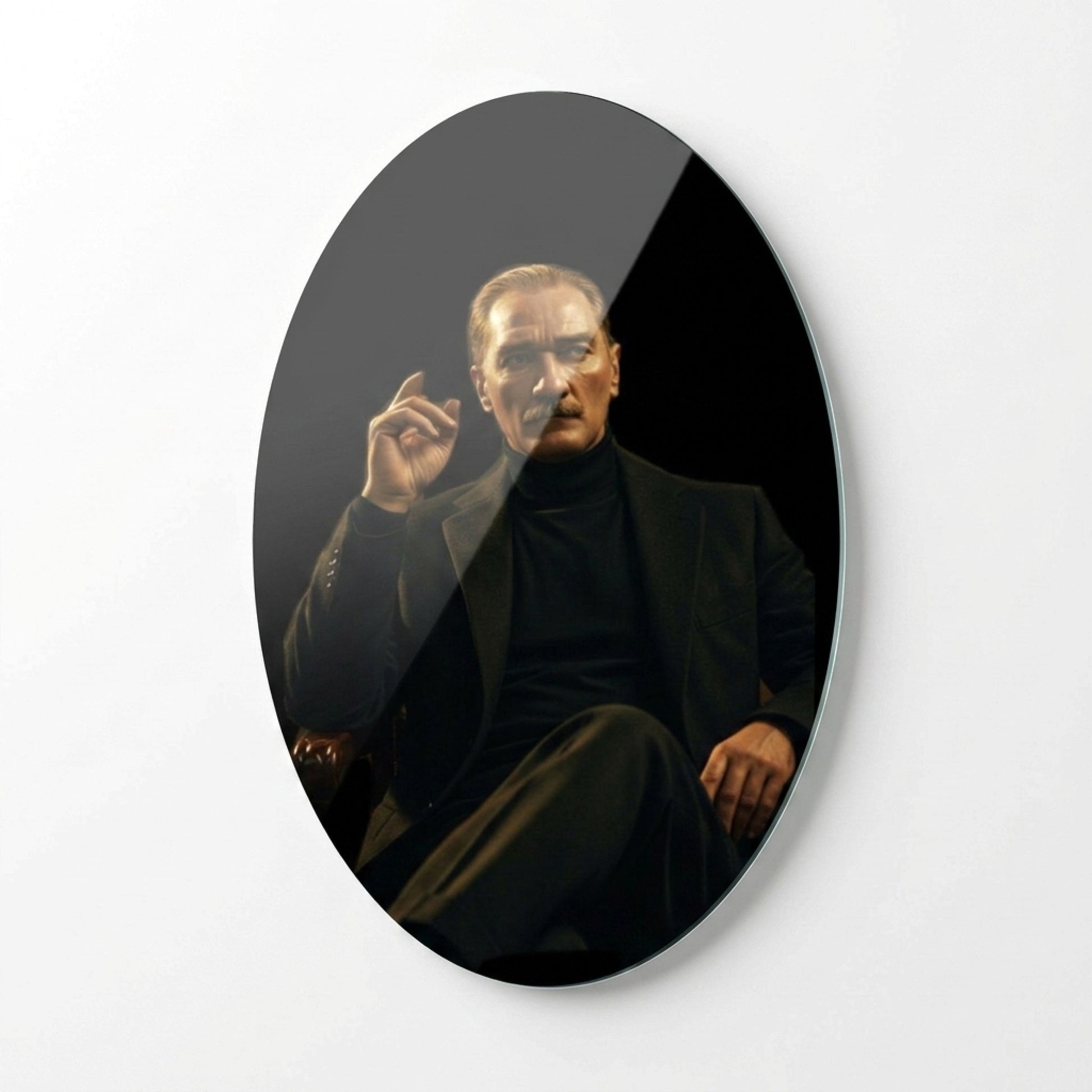 Modern Atatürk Portresi Siyah Ceketli Karizmatik Duruş Oval Dikey Cam Tablo