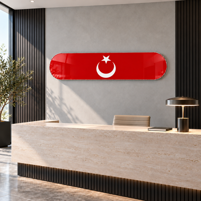 Karşılama alanında kırmızı hilal ve yıldız yatay kaykay cam tablo