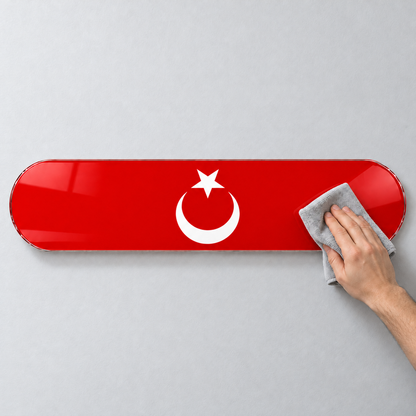 Yatay kaykay cam tablonun mikrofiber bezle temizliği