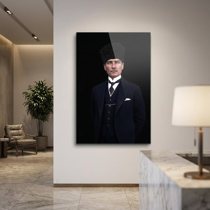 Mustafa Kemal Atatürk Kalpaklı Resmi Dikey Cam Tablo