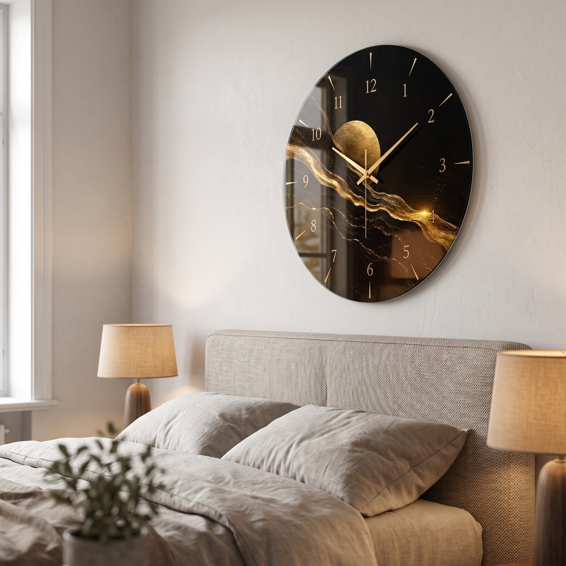 Modern Siyah Altın Cam Saat