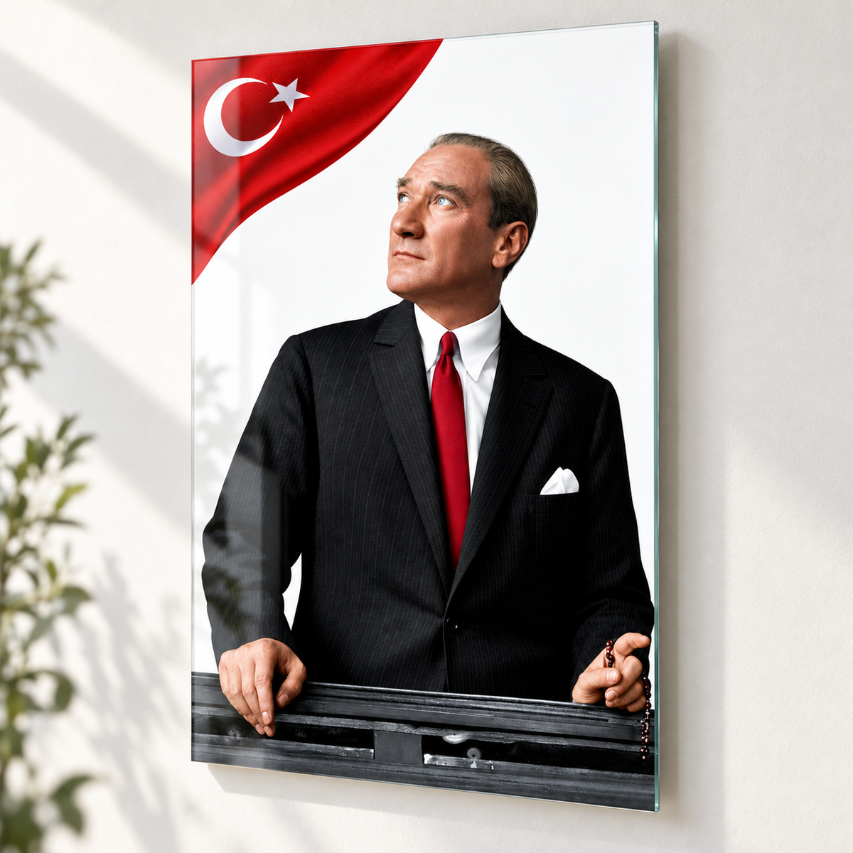 Beyaz Fonda Türk Bayraklı Atatürk Dikey Cam Tablo - Duvar mesafesi