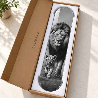 Aslan ve Yavrusu Dikey Skate Board Cam Tablo – CAMDEKO ambalajı