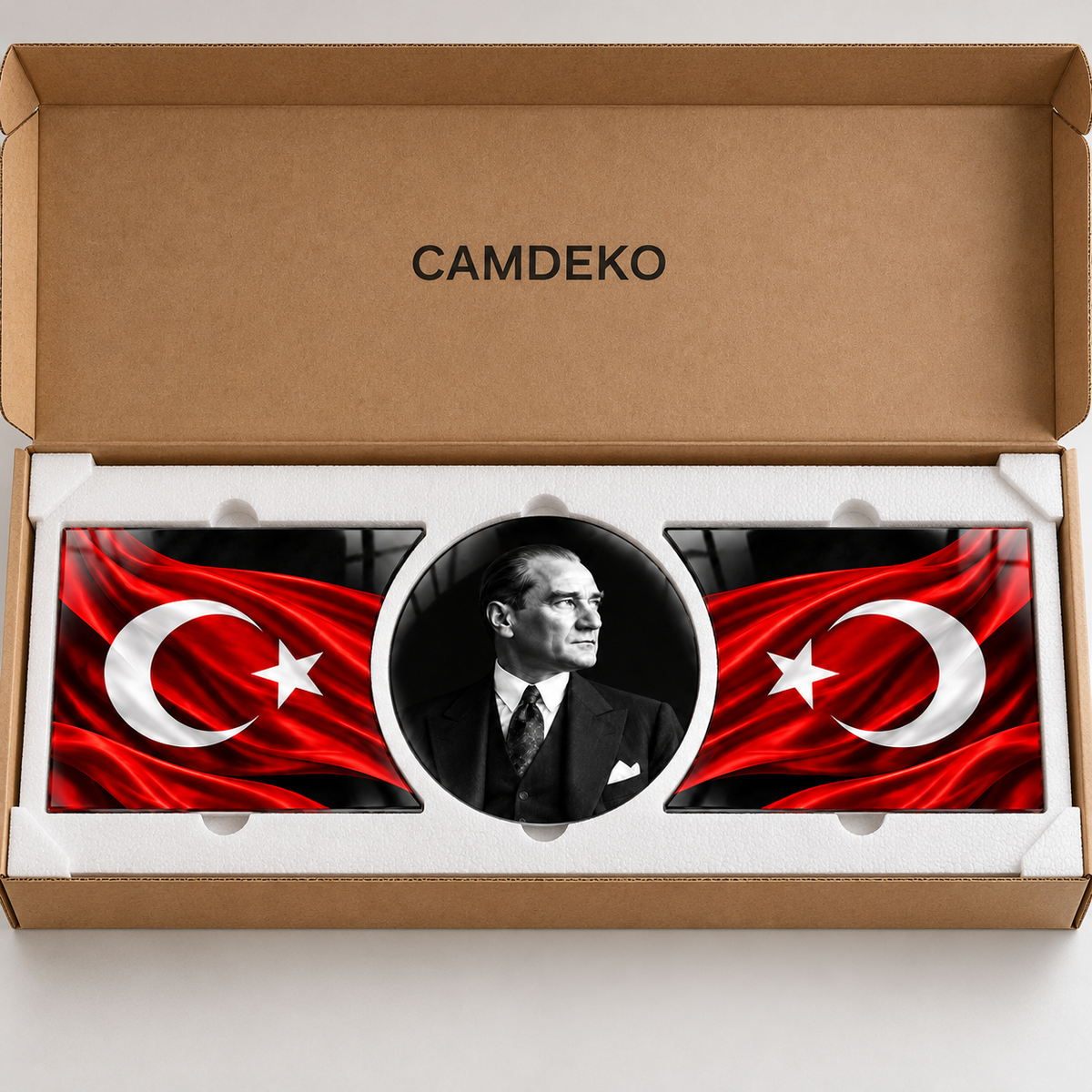 Atatürk ve karşılıklı Türk bayraklı şekilli kesim cam tablo güvenli paketleme