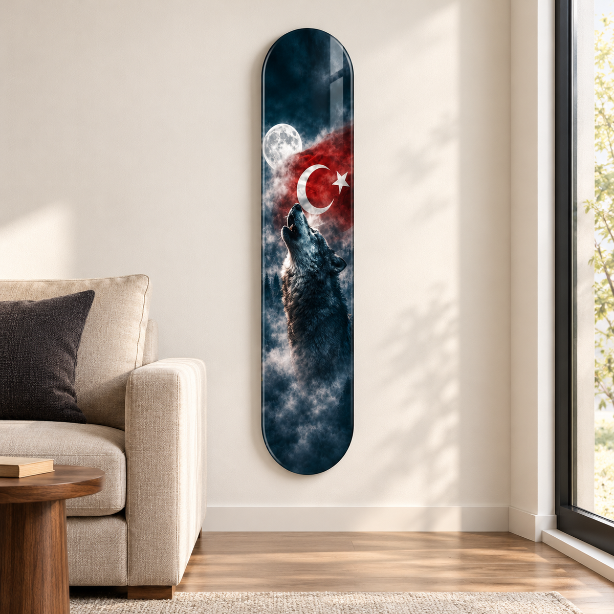 Dolunay ve Türk Bayrağı Altında Kurt Dikey Skate Board Cam Tablo – Salonda görünüm