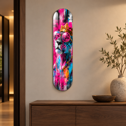 Altın Taçlı Pembe Gözlüklü Panter Dikey Skate Board Cam Tablo - konsol