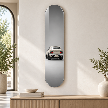 Gri Zeminde Beyaz Klasik Mustang Dikey Skate Board Cam Tablo – Antre