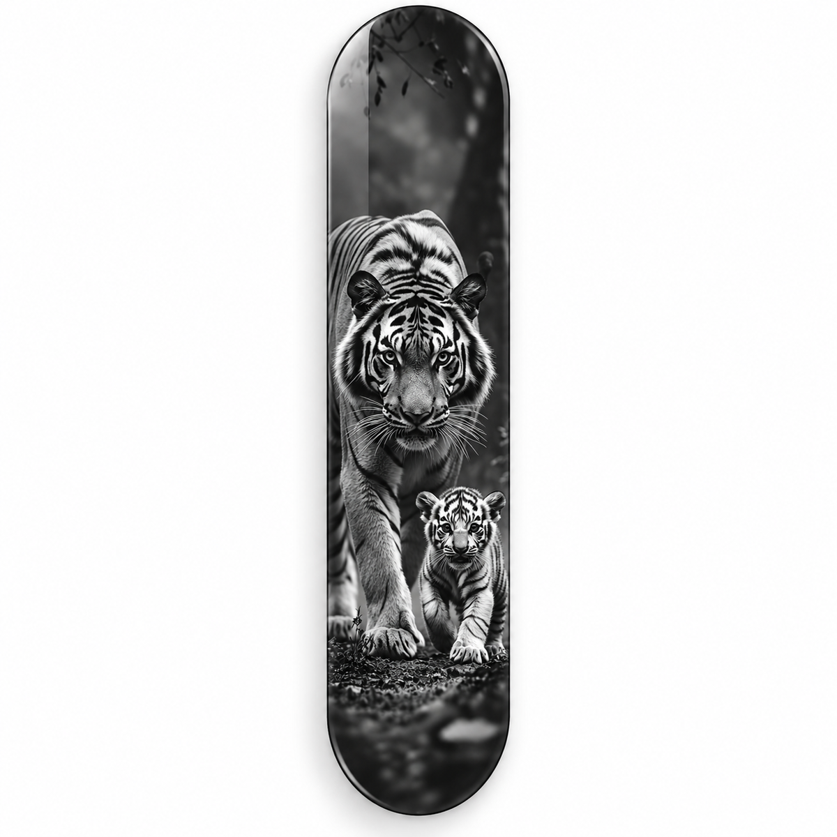 Kaplan ve Yavrusu Dikey Skate Board Cam Tablo – Beyaz fonda ön görünüm