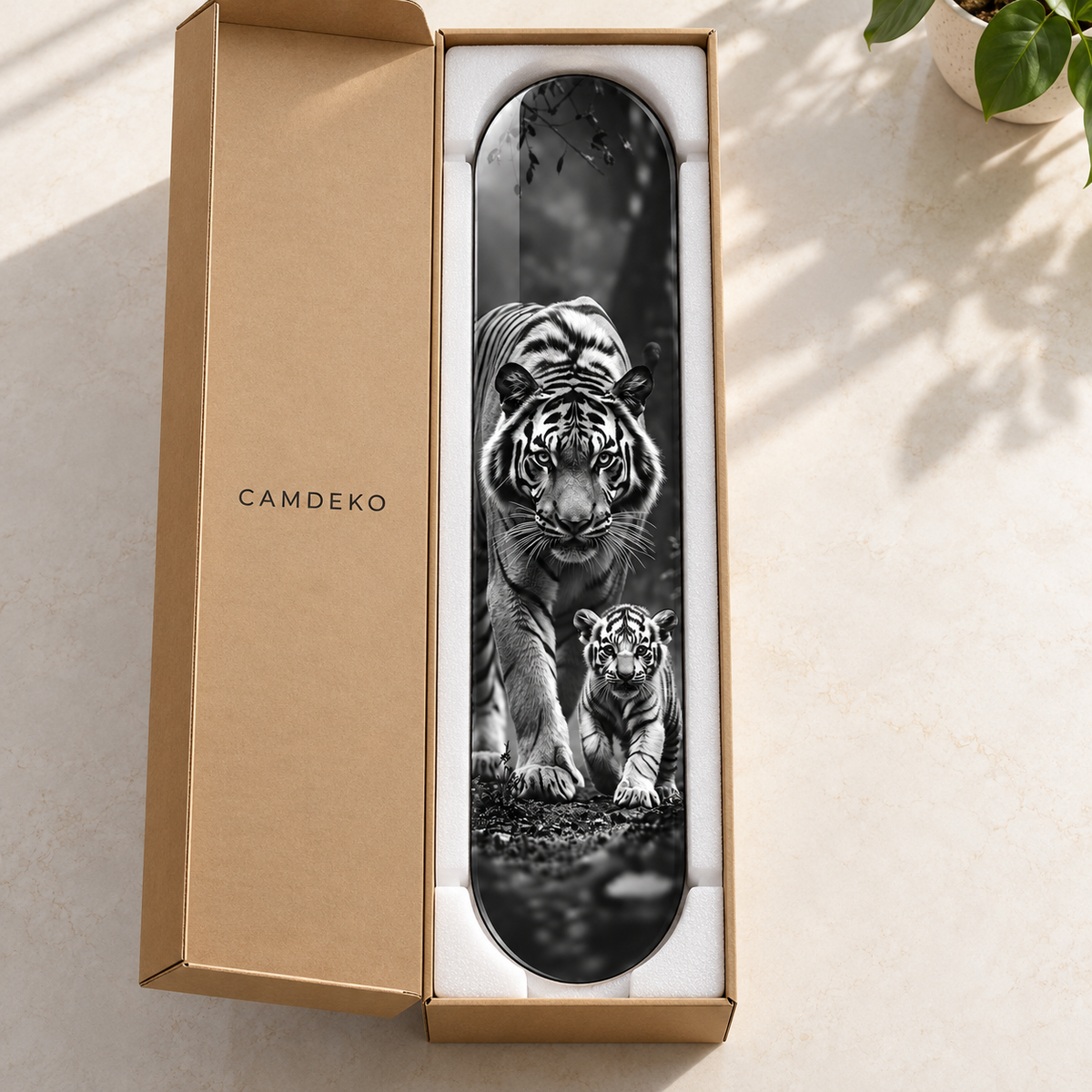 Kaplan ve Yavrusu Dikey Skate Board Cam Tablo – CAMDEKO ambalajı