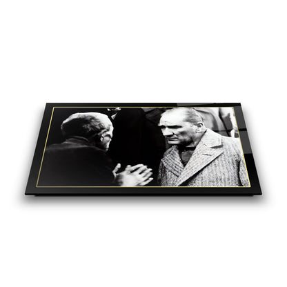 Atatürk Siyah Beyaz Fotoğraf Cam Tablo