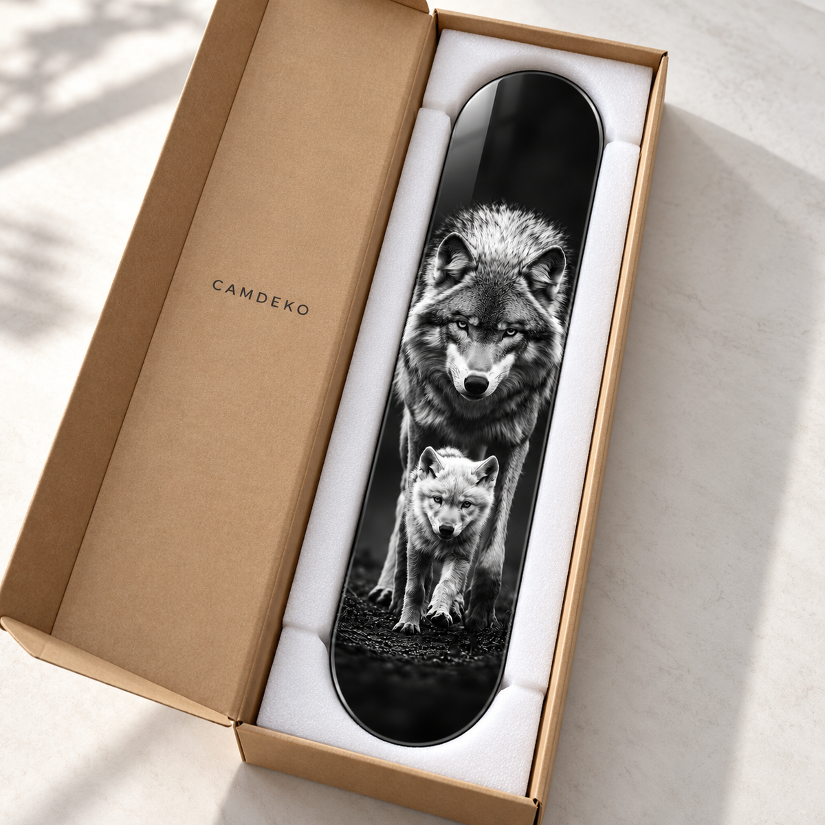 Kurt ve Yavrusu Dikey Skate Board Cam Tablo – CAMDEKO ambalajı