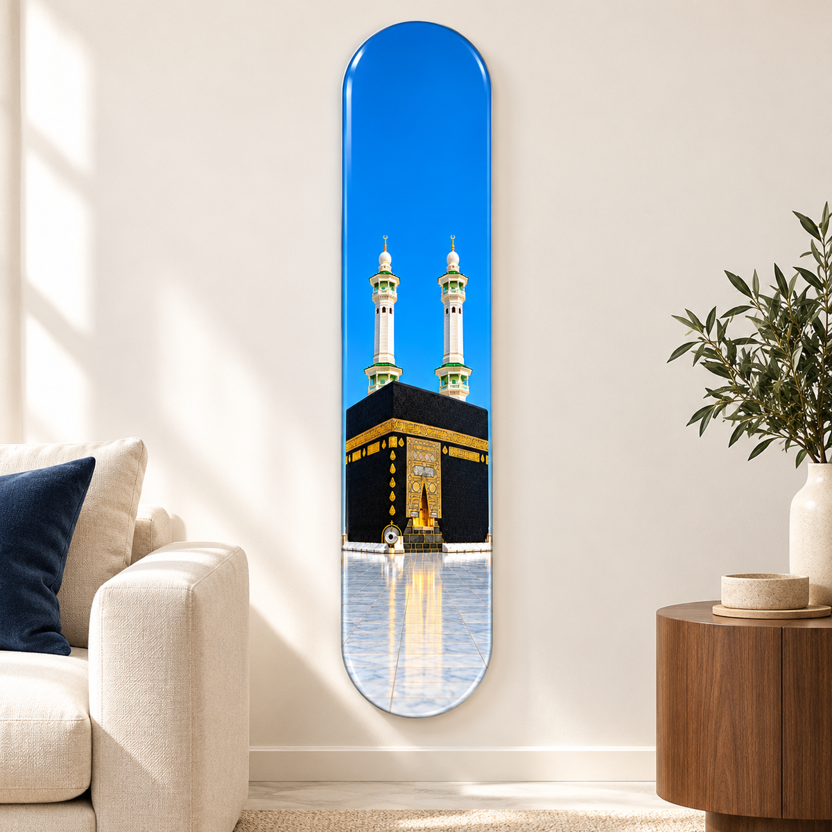 Mavi Gökyüzü ve Kâbe Manzaralı Dikey Skate Board Cam Tablo — salon