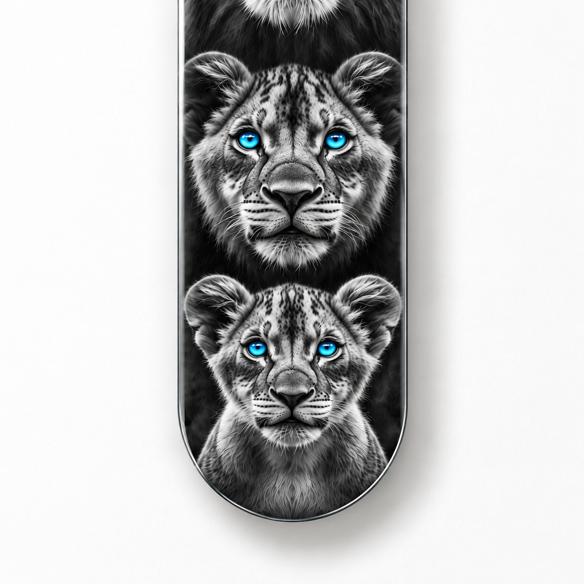 Mavi Gözlü Üç Aslan Dikey Skate Board Cam Tablo — Yuvarlak alt kenar detayı