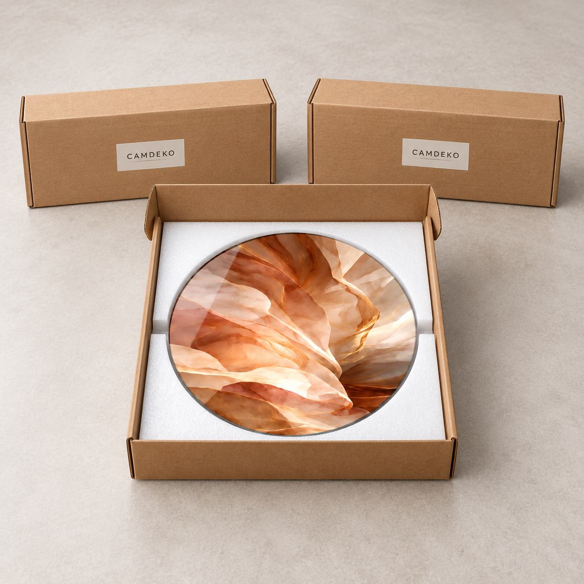 Karamel ve Şampanya Akış Şekilli Kesim Cam Tablo — Paketleme