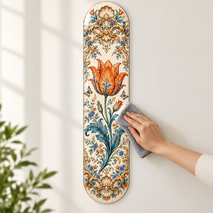 Krem Zeminde Turuncu Lale ve Mavi Çiçekli Dikey Skate Board Cam Tablo — temizlik
