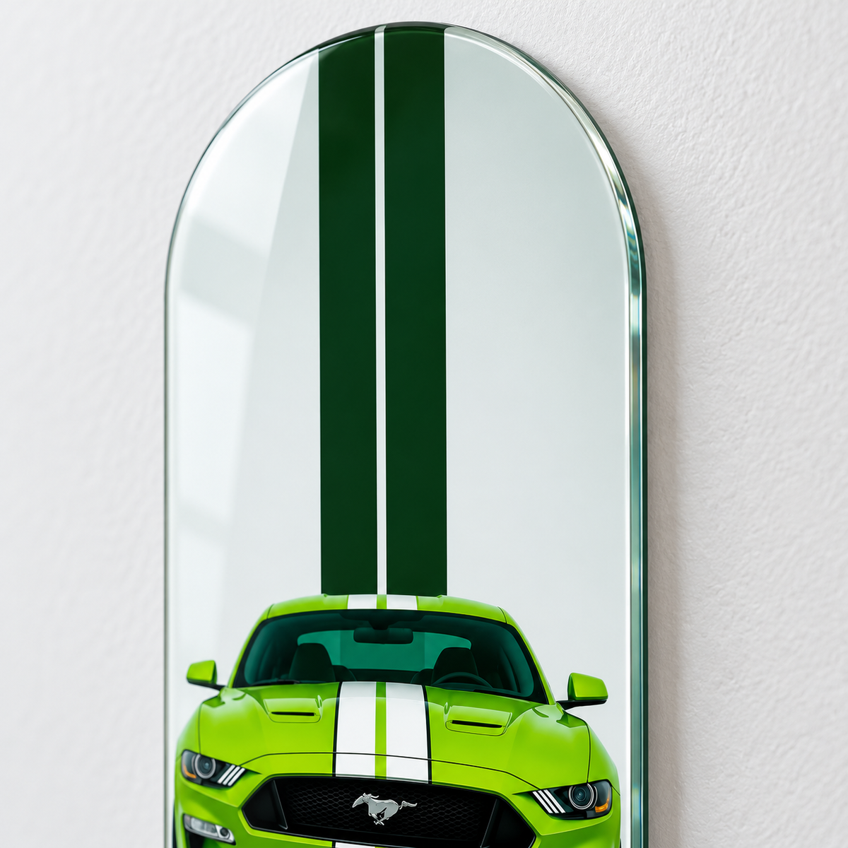 Yeşil Şeritli Canlı Yeşil Spor Otomobil Dikey Skate Board Cam Tablo – Cam kenarı