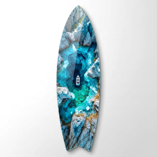 Mavi Kanyonun Derinliklerinde Yalnız Tekne Manzarası Surf Board Cam Tablo