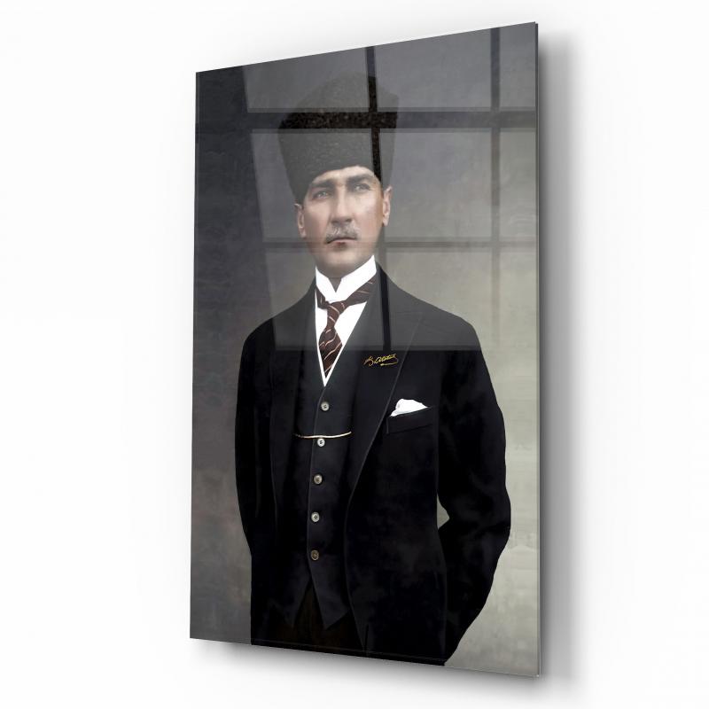 Atatürk Dikey Cam Tablo