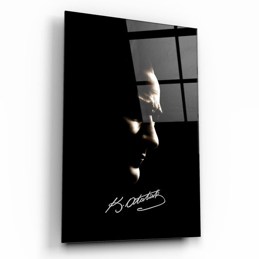 Atatürk Silüeti ve İmzası Dikey Cam Tablo