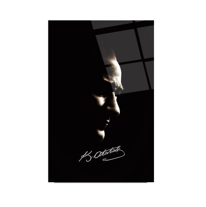 Atatürk Silüeti ve İmzası Dikey Cam Tablo
