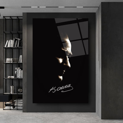Atatürk Silüeti ve İmzası Dikey Cam Tablo