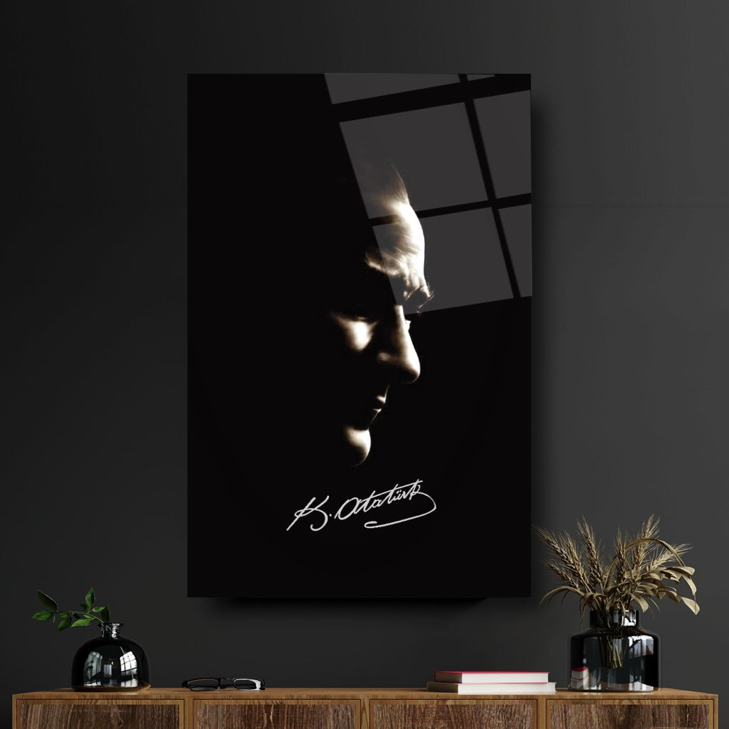 Atatürk Silüeti ve İmzası Dikey Cam Tablo