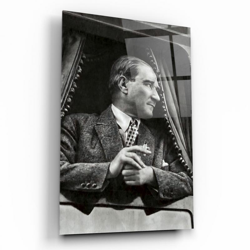 Atatürk Dikey Cam Tablo
