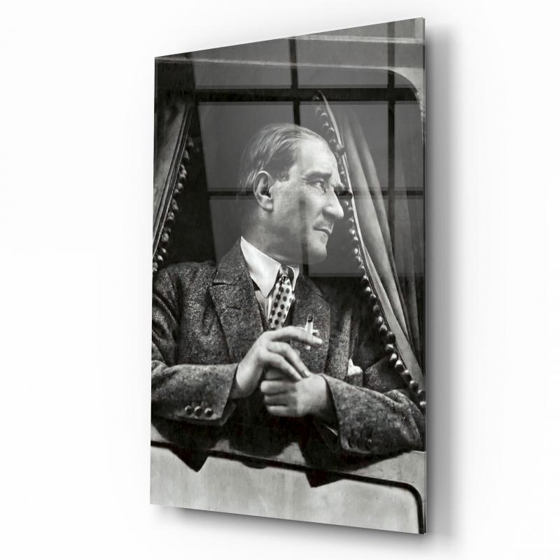 Atatürk Dikey Cam Tablo