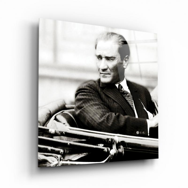 Atatürk Kare Cam Tablo