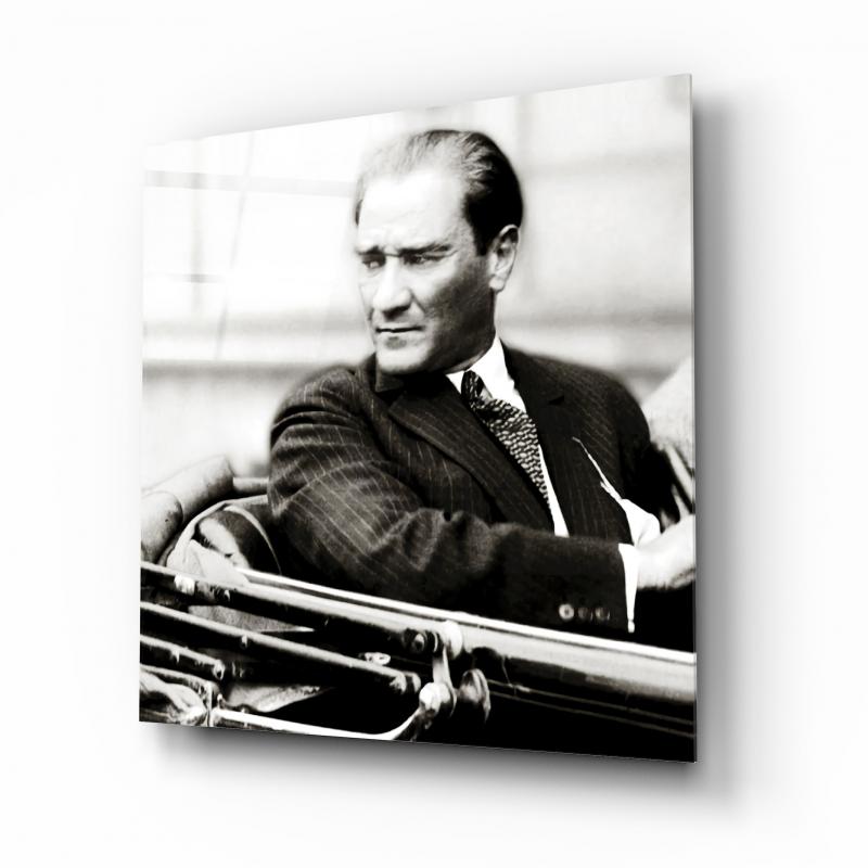 Atatürk Kare Cam Tablo