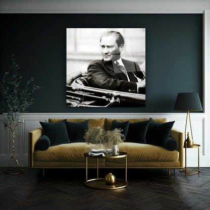 Atatürk Kare Cam Tablo