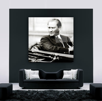 Atatürk Kare Cam Tablo