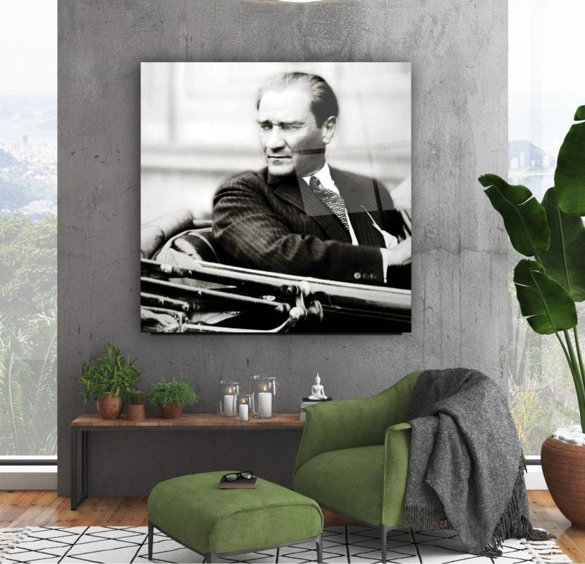 Atatürk Kare Cam Tablo