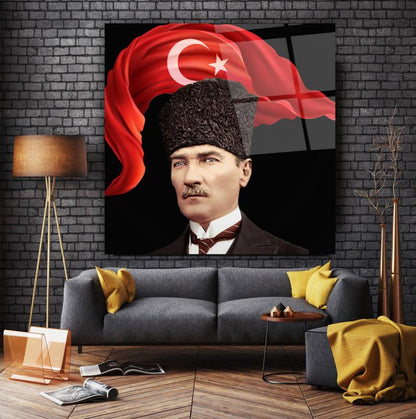 Atatürk ve Bayrak Kare Cam Tablo