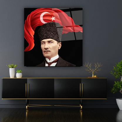 Atatürk ve Bayrak Kare Cam Tablo