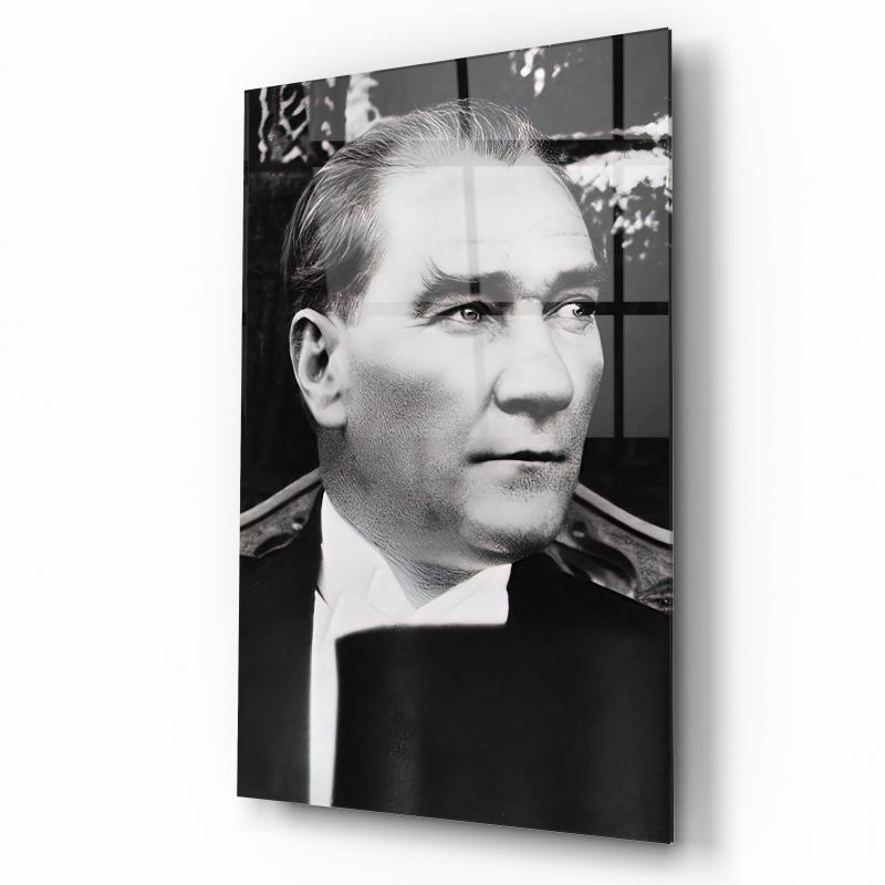 Atatürk Dikey Cam Tablo