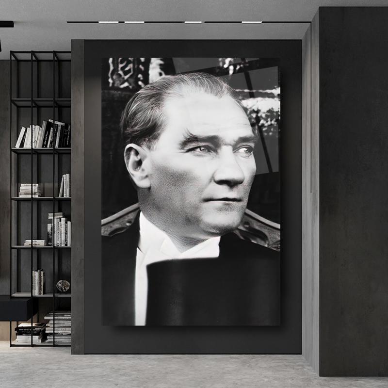 Atatürk Dikey Cam Tablo