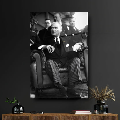 Atatürk Dikey Cam Tablo