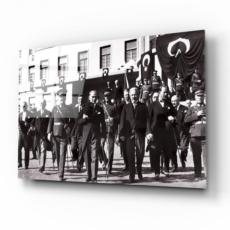 Atatürk Yatay Cam Tablo