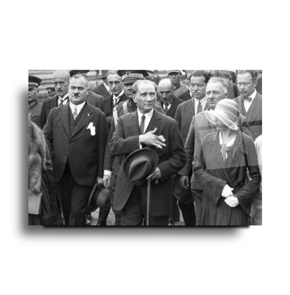 Atatürk Yatay Cam Tablo